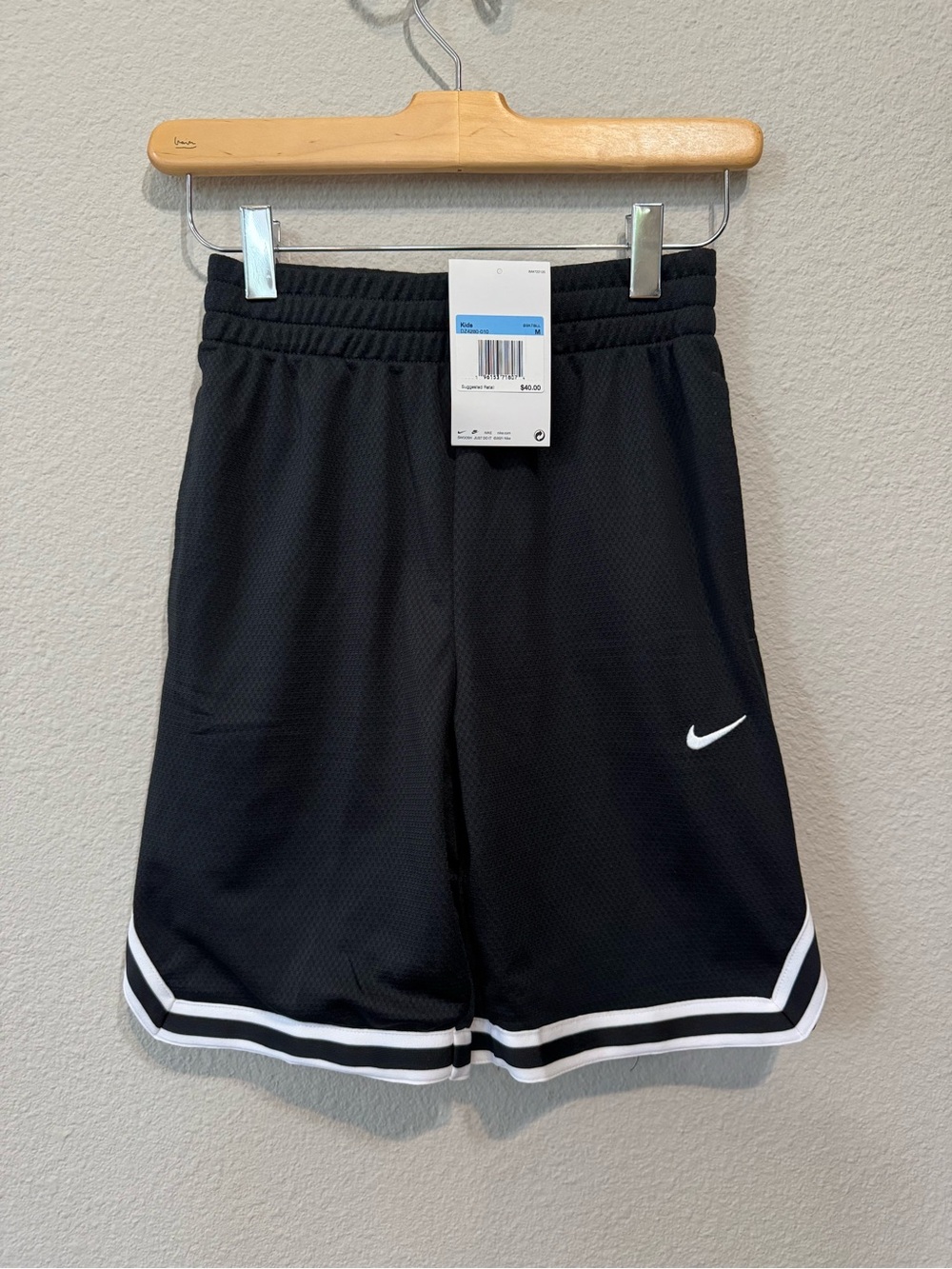 NWT! Nike Kids Basketball Shorts, Black, Size M